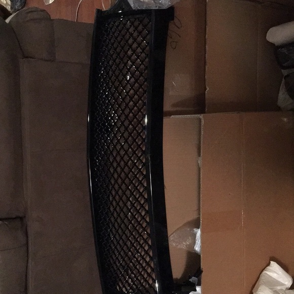 Grill in black gloss and smoked headlights housing - Picture 4 of 5